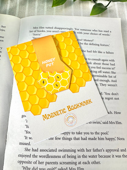 magnetic bookmark bee honeycomb close up on packaging