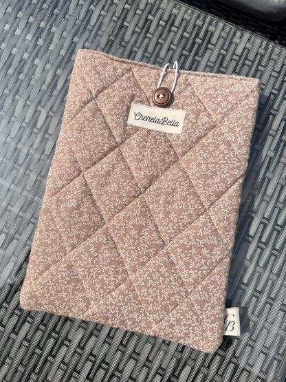 Ditzy Beige Quilted Book Sleeve