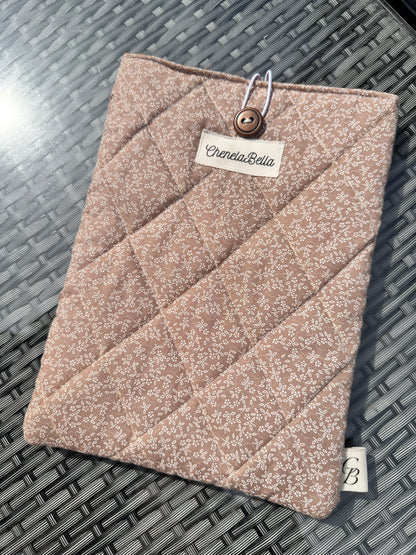 Ditzy Beige Quilted Book Sleeve
